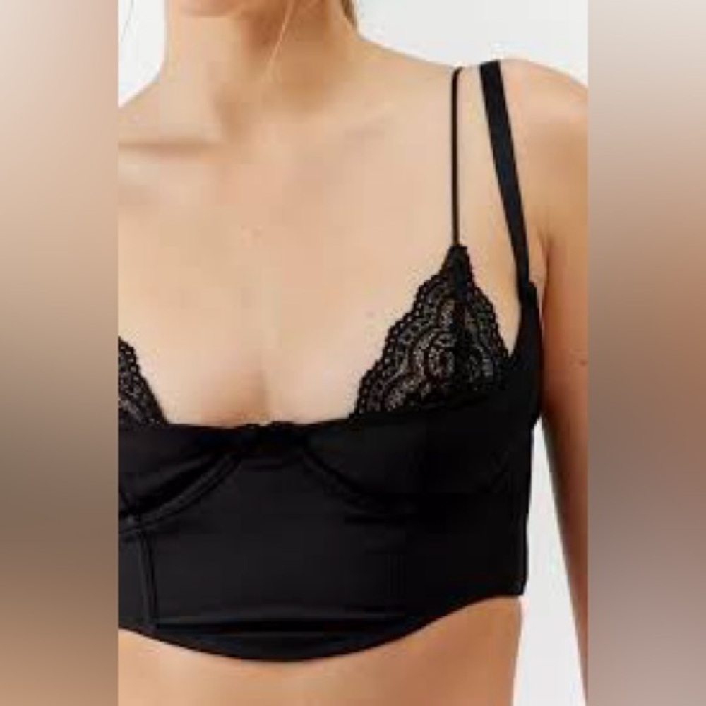 Urban Outfitters: Out from Under Dolce Verano Layered Corset Bra Top🦋